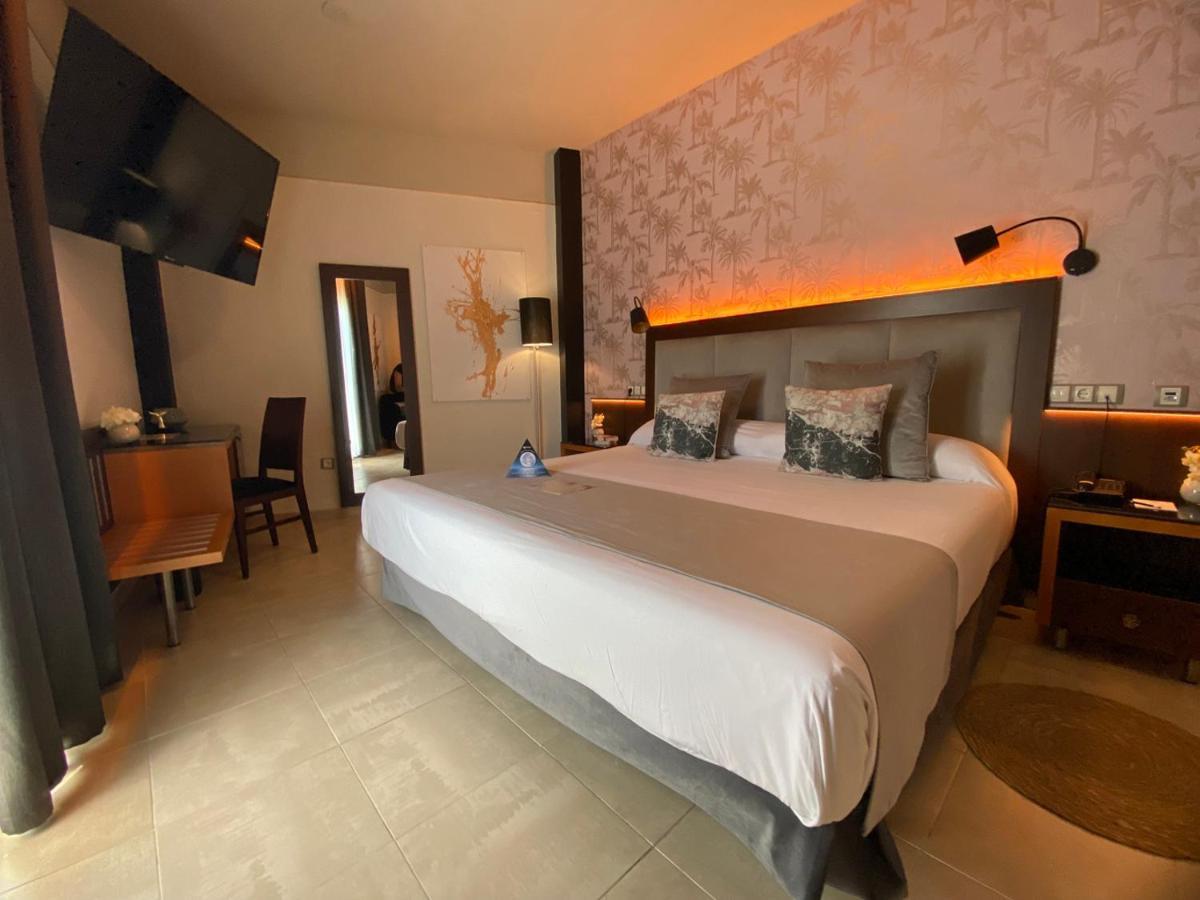 On Aleta Room Designed For Adults Almuñécar Exteriör bild
